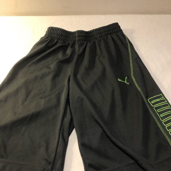 Boys M elastic waist Puma shorts - Picture 2 of 9